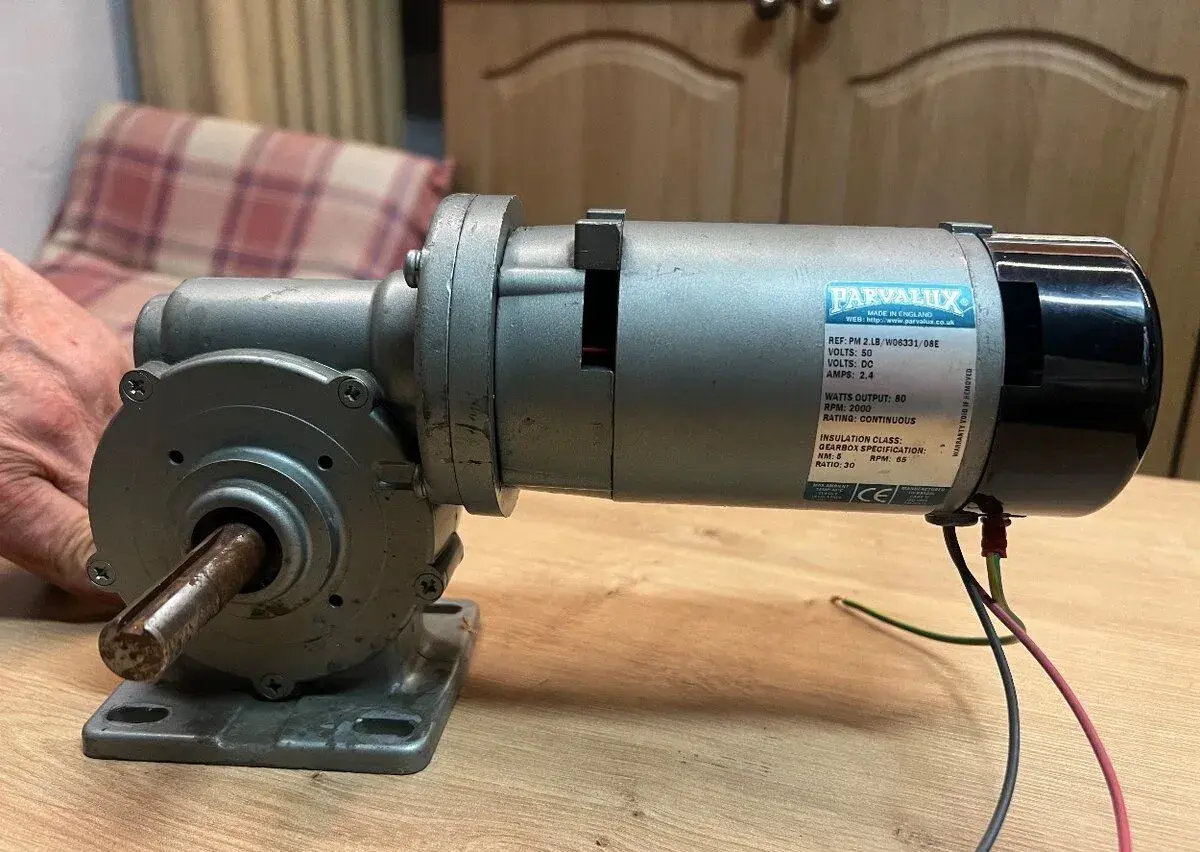 Motor s prevodovkou