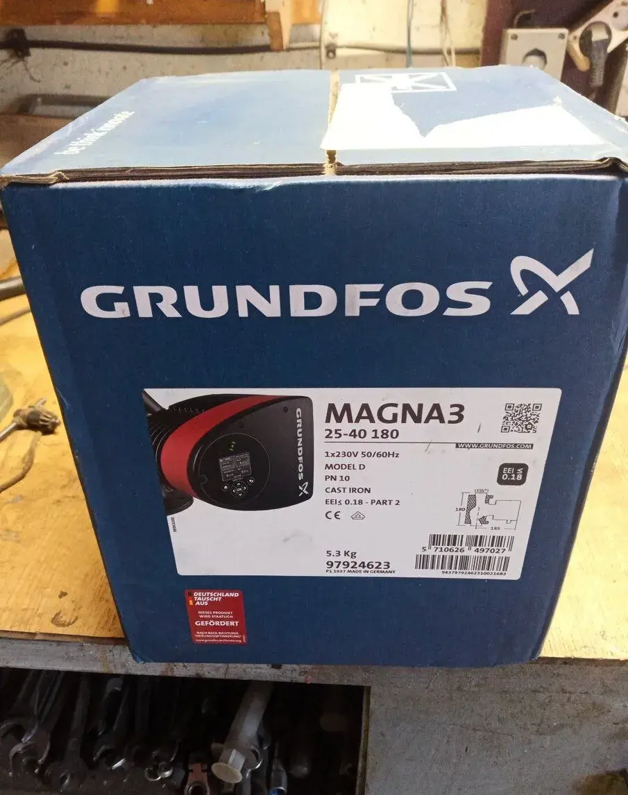 Grundfos MAGNA3 25-40-180