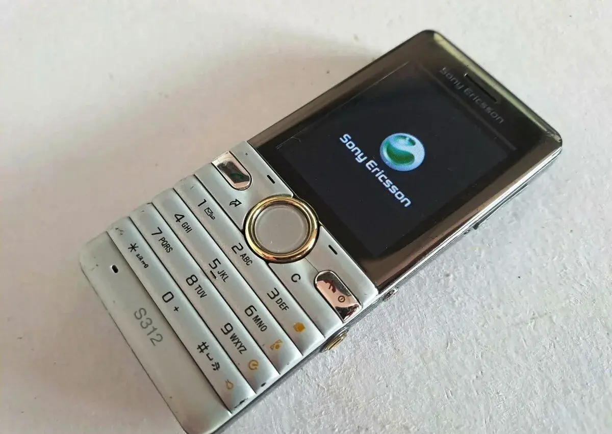 SONY ERICSSON S312 Veľmi zriedkavý model