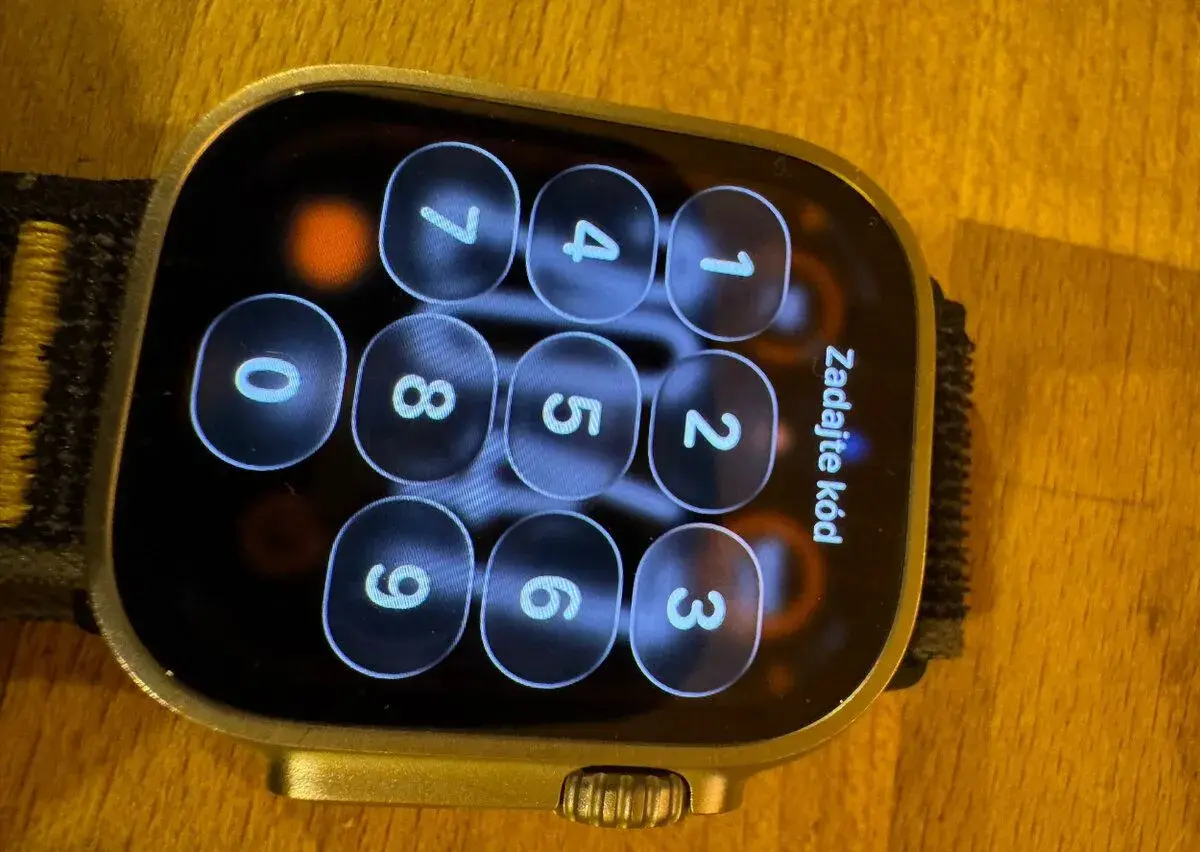 Apple watch ULTRA 99% bateria, stav + krabicka