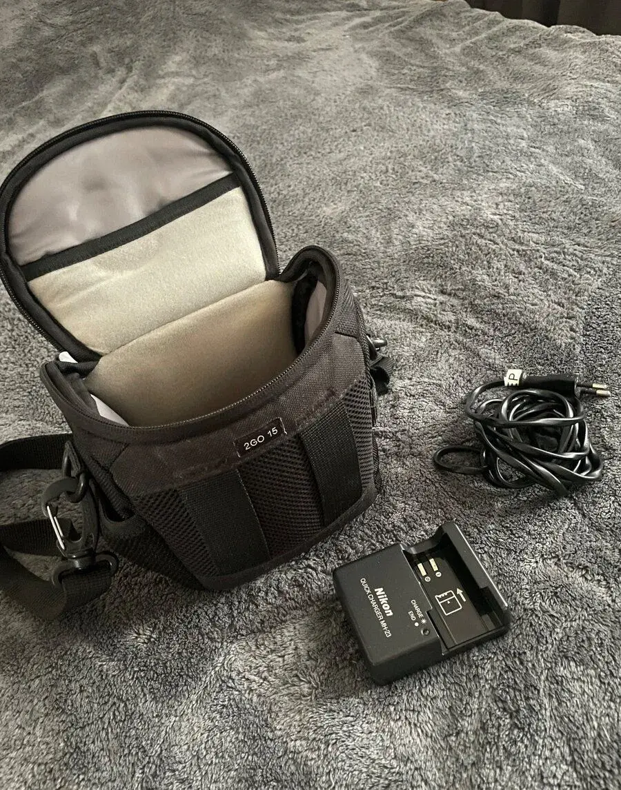 Nikon D3000