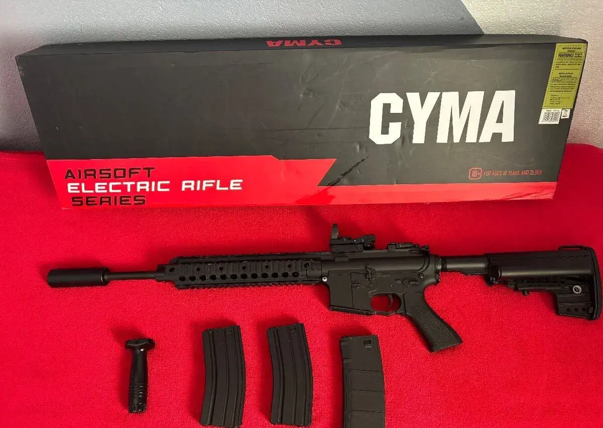 Airsoftový elektrický samopal CYMA CM.612 AR-15