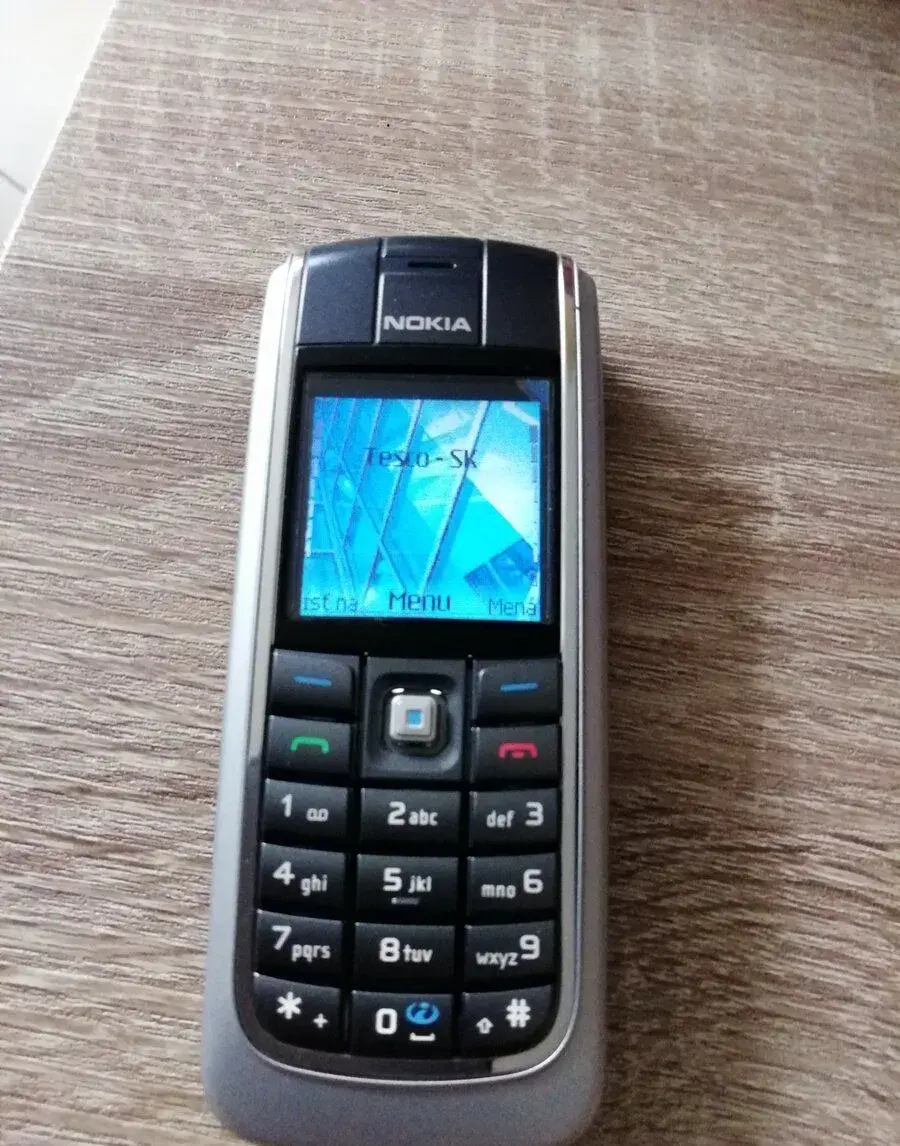 Nokia 6020 v Top Stave