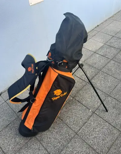 Detský golfobý bag s troma palicami pre ľaváka