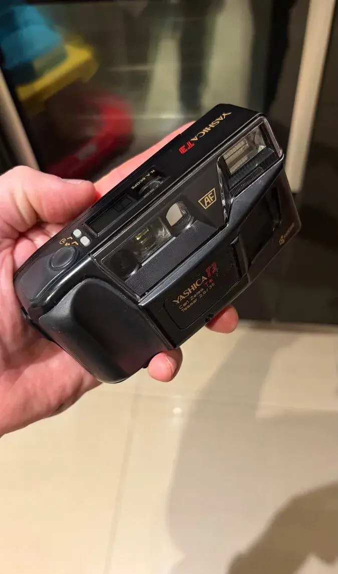 Yashica t3