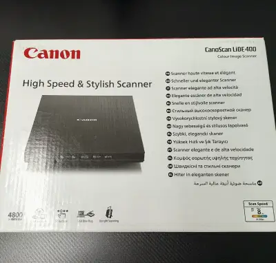 Plochý skener Canon CanoScan LiDE 400.