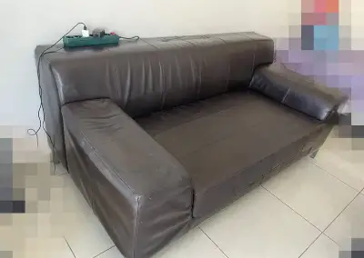 Kožená sedačka v hnedej farbe IKEA
