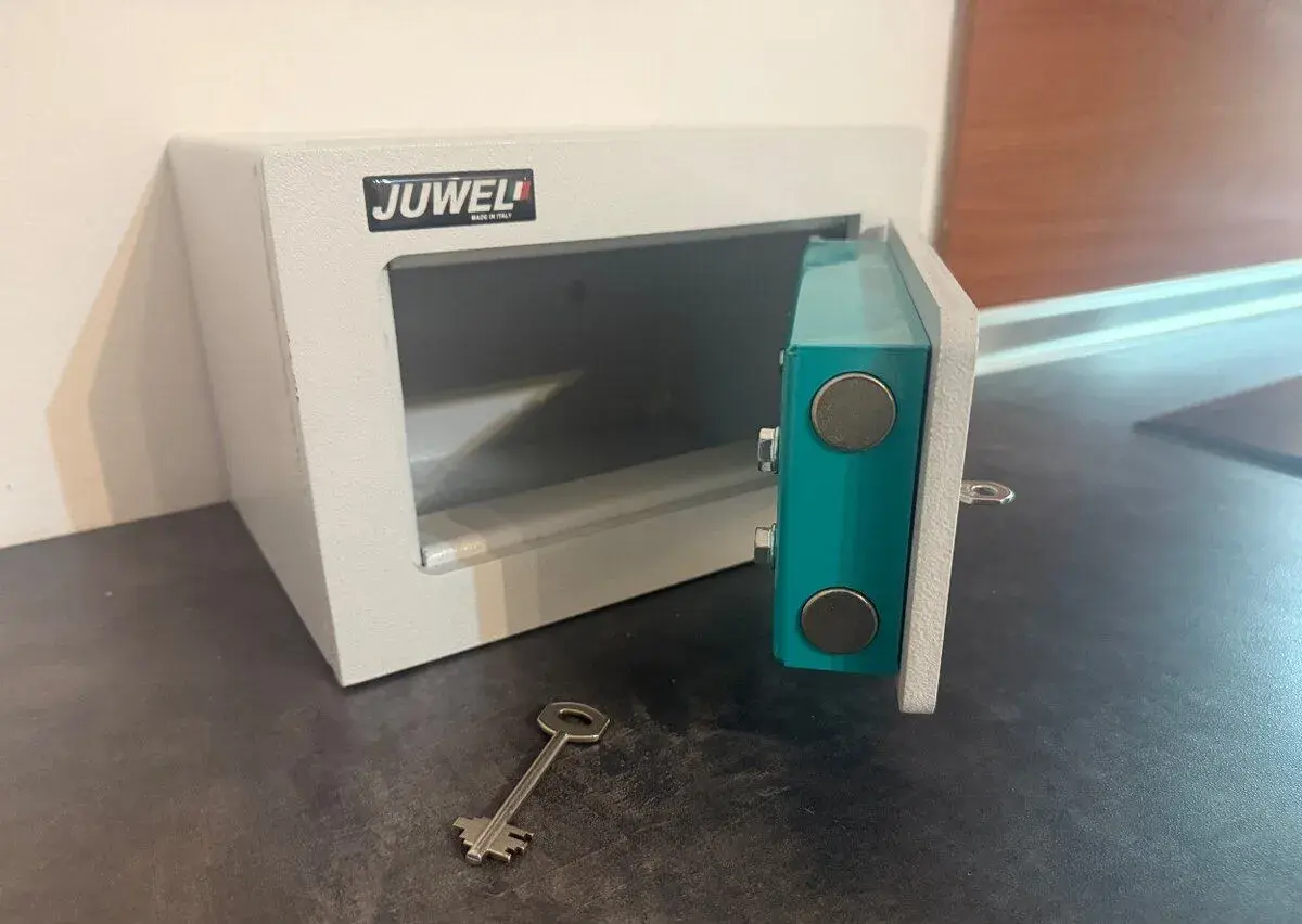 Trezor ( JUWELI made in Iraly )