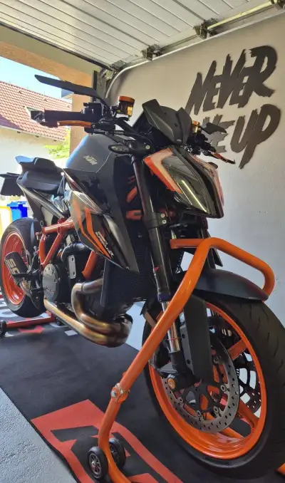 KTM Superduke 1290 R EVO