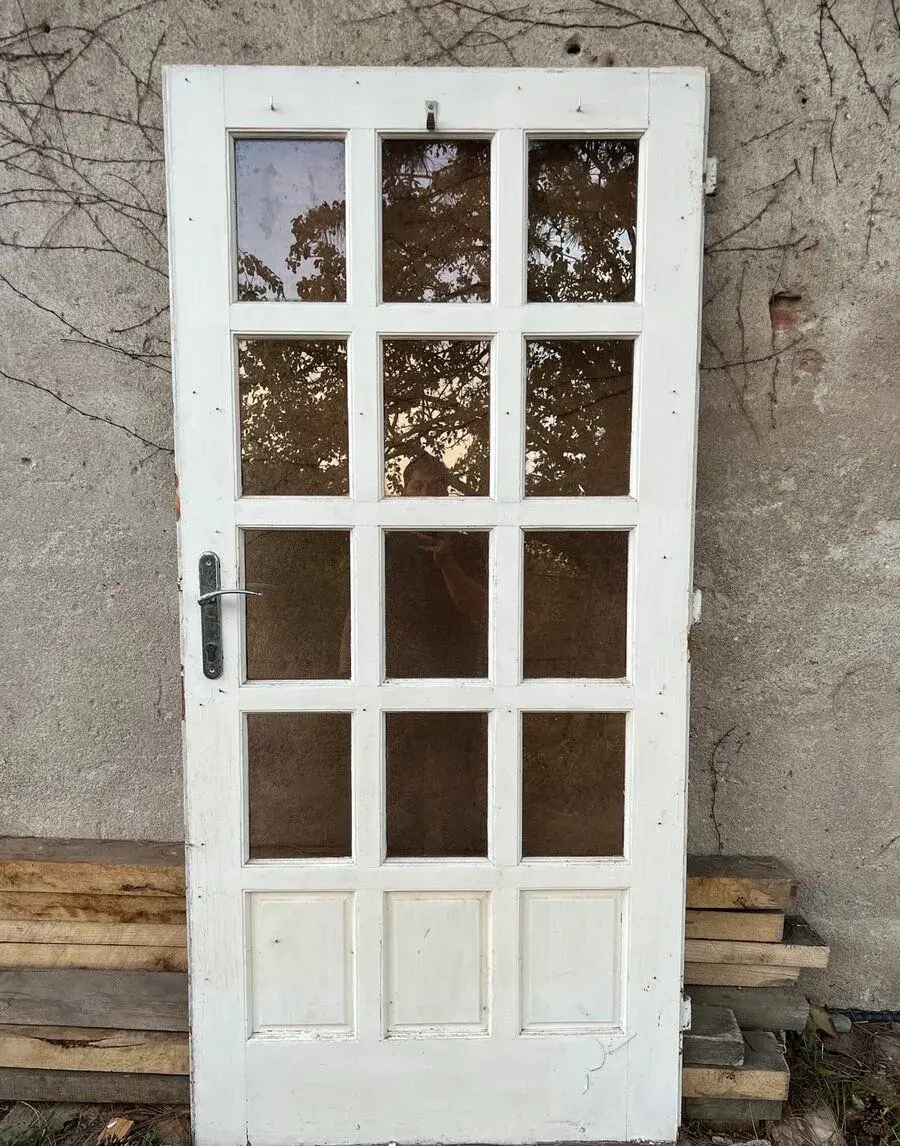 Masívne stare presklenne dvere - vhodne na renovaciu