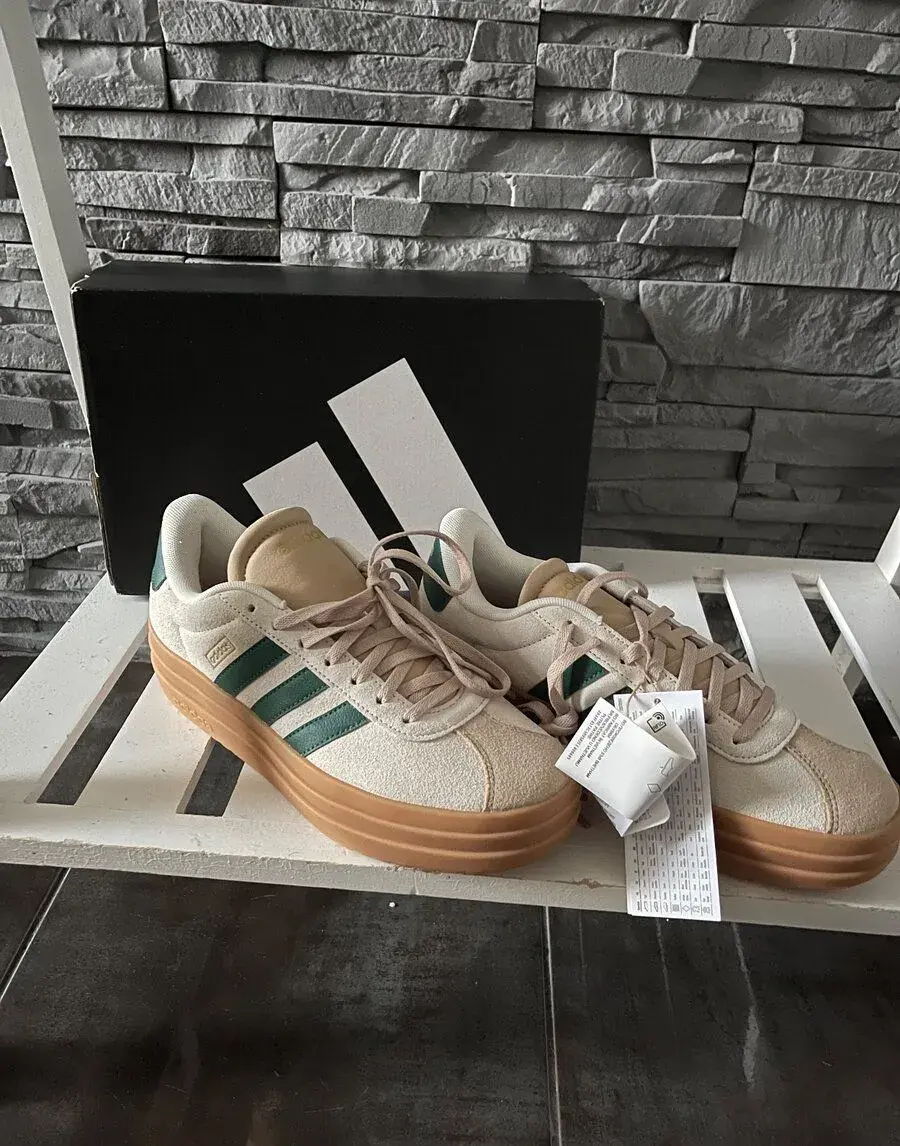 Adidas v.40