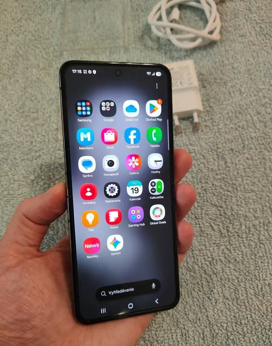 Samsung Galaxy Z Flip 5 256GB,8GB RAM