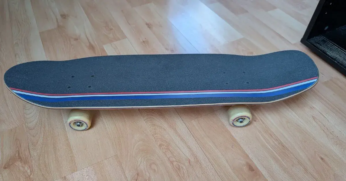 Cruiser skateboard Cruisette Claudia 8 (Iron Distribution)