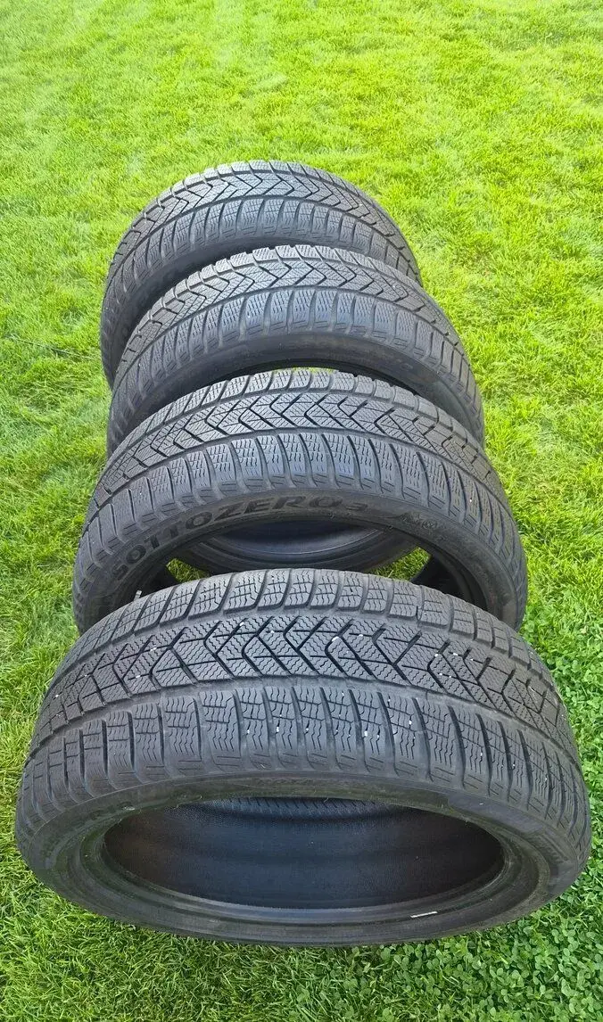 Sada Pirelli Winter Sottozero 3 – 225/45 R18 95H
