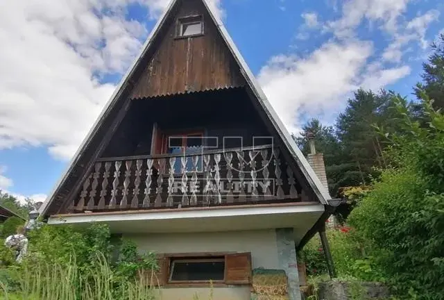 NA PREDAJ ZÁHRADNÁ CHATA 18 M2 V ILIAVKE S POZEMKOM 288 M2.