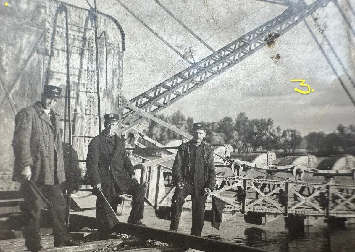 vojenské 2 historické fotografie 1927-1940 za 20€