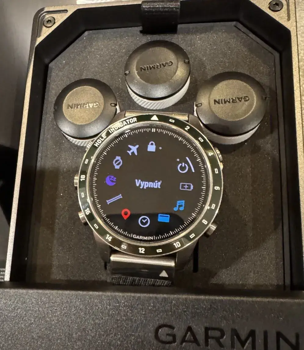 Garmin MARQ Golfer Gen 2 – titán 46 mm, komplet + 3 golfové