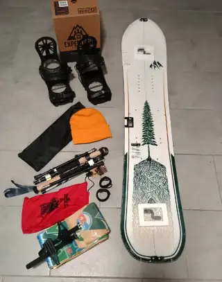 NOVINKA Splitboard set Jones Frontier 2.0 + výbava