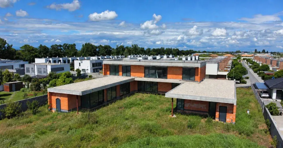 Rozostavaná moderná vila 664 m² na pozemku 2 548 m² | Rovink