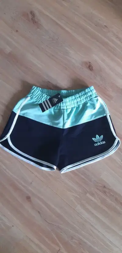 Šortky adidas M