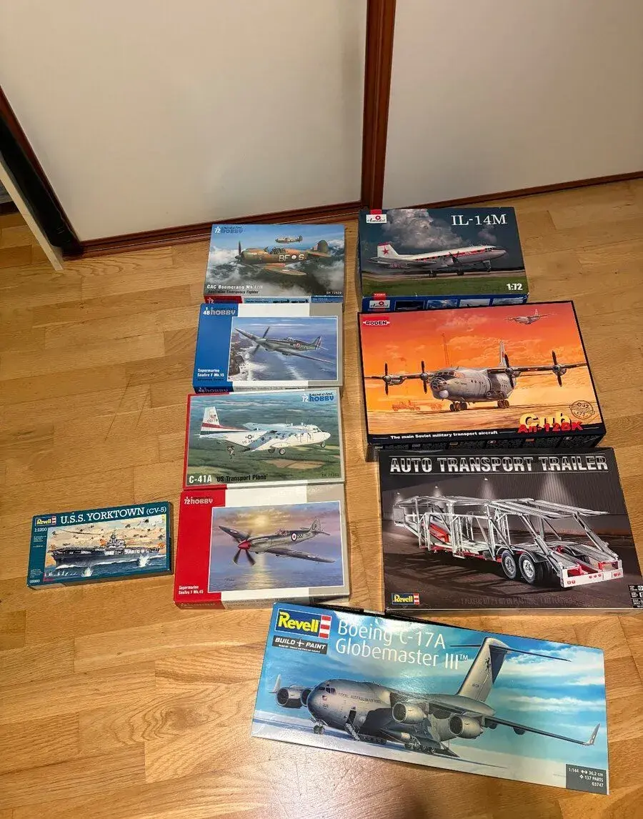 Plastikové modely za 100€ spolu