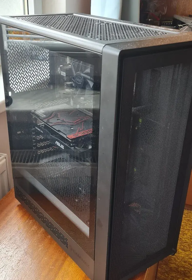 skrinka Gamemax full ATX