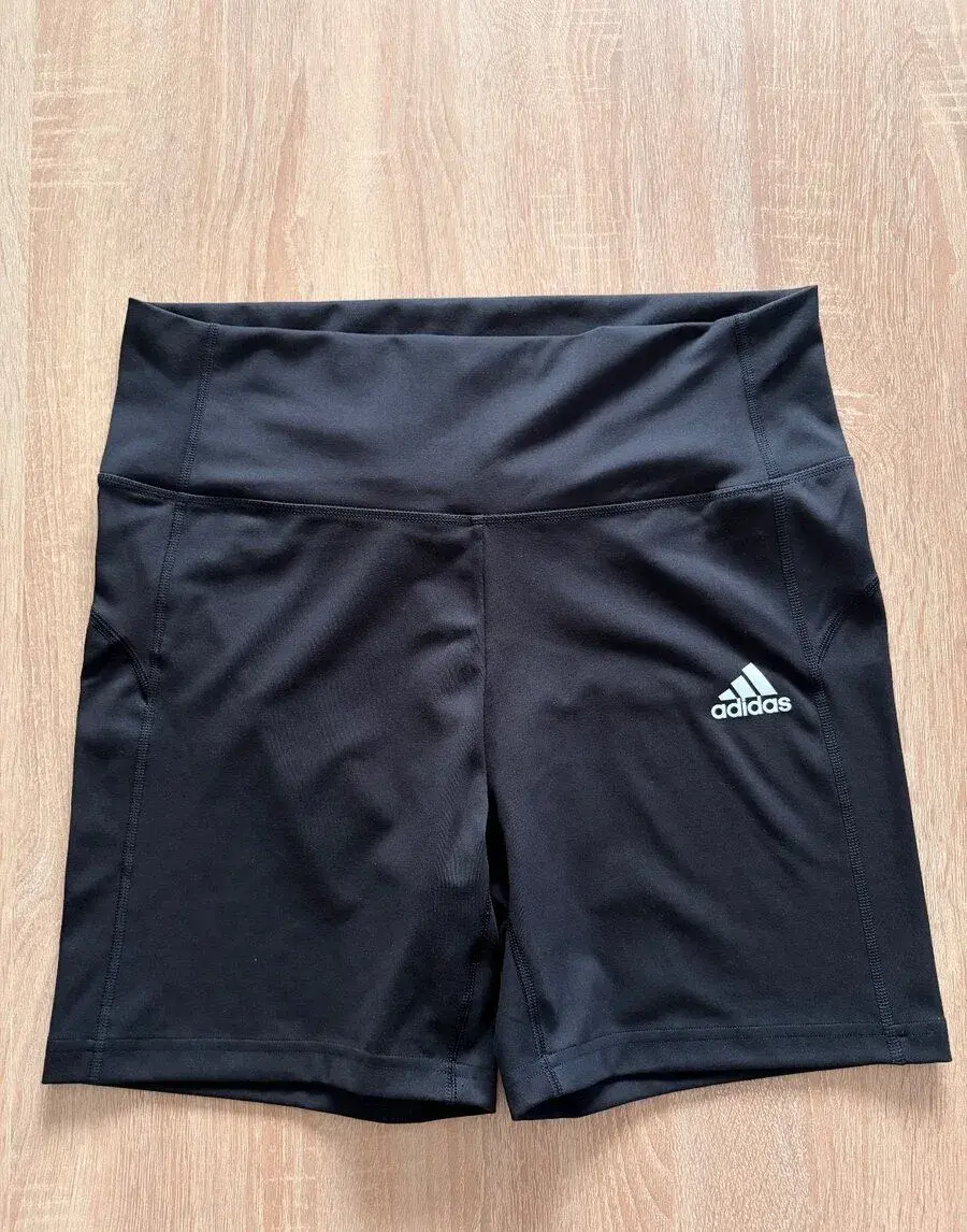Dámske čierne športové šortky Adidas veľ L