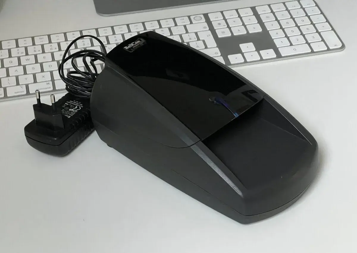 Detektor bankoviek BellCon Evision 4D (QEX) + sieťový adapté
