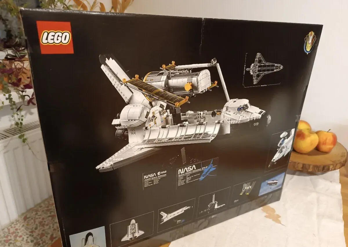 Lego 10283 nasa space shuttle discovery
