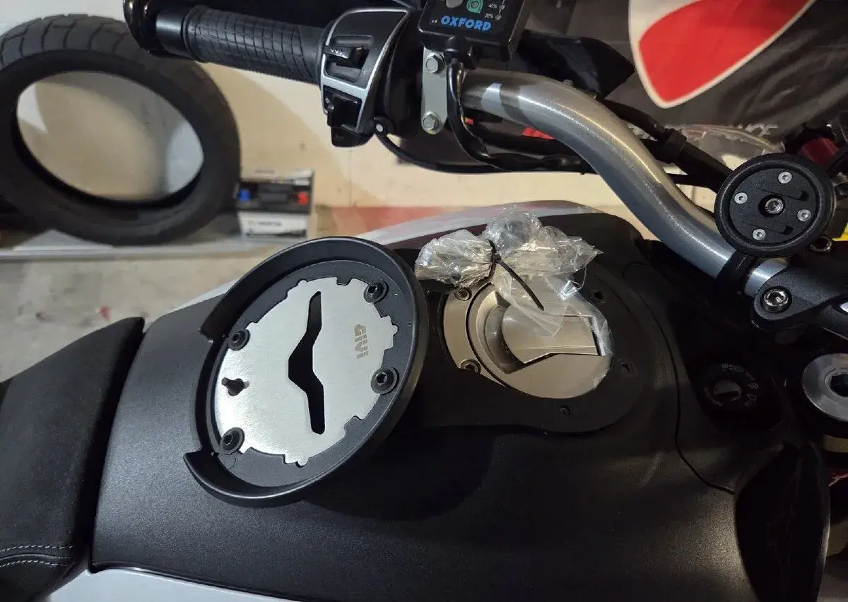 Tankvak tanklock Guzzi v85tt