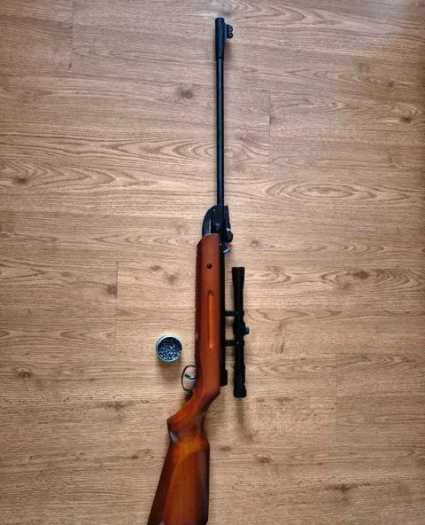 Nová vzduchovka + puškohľad + broky