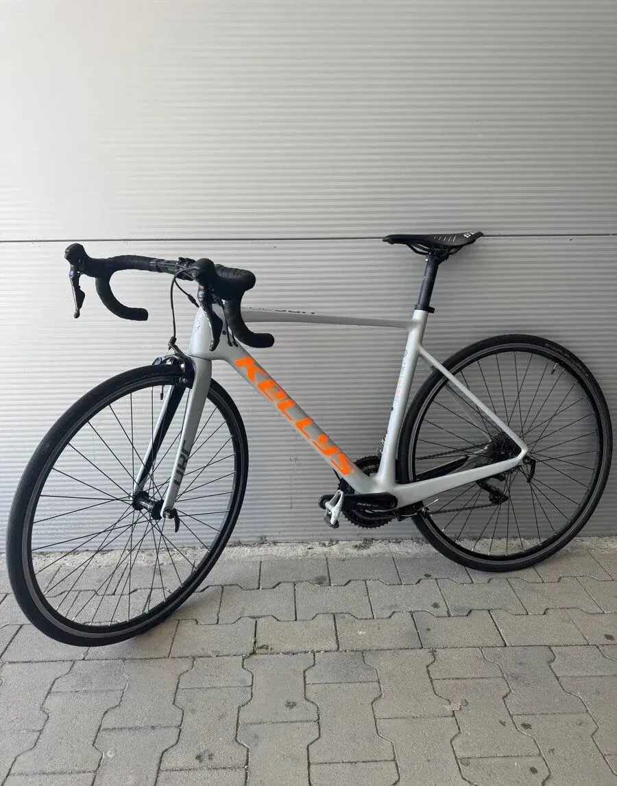 Karbónový Kellys URC 30 – Shimano 105, veľkosť M 2022