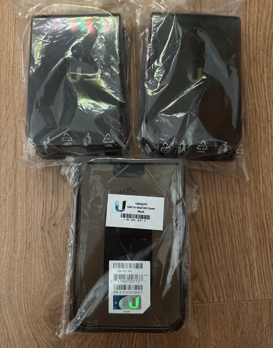 UBQT In-Wall HD cover black
