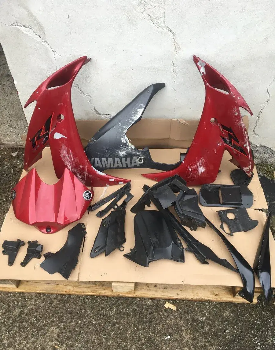 Yamaha r1 04/6