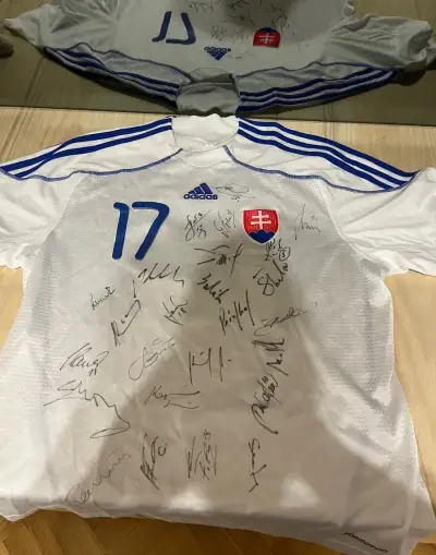 Slovenský národný dres so všetkými podpismi