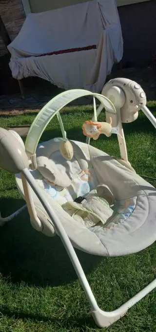 INGENUITY hojdačka s melódiou