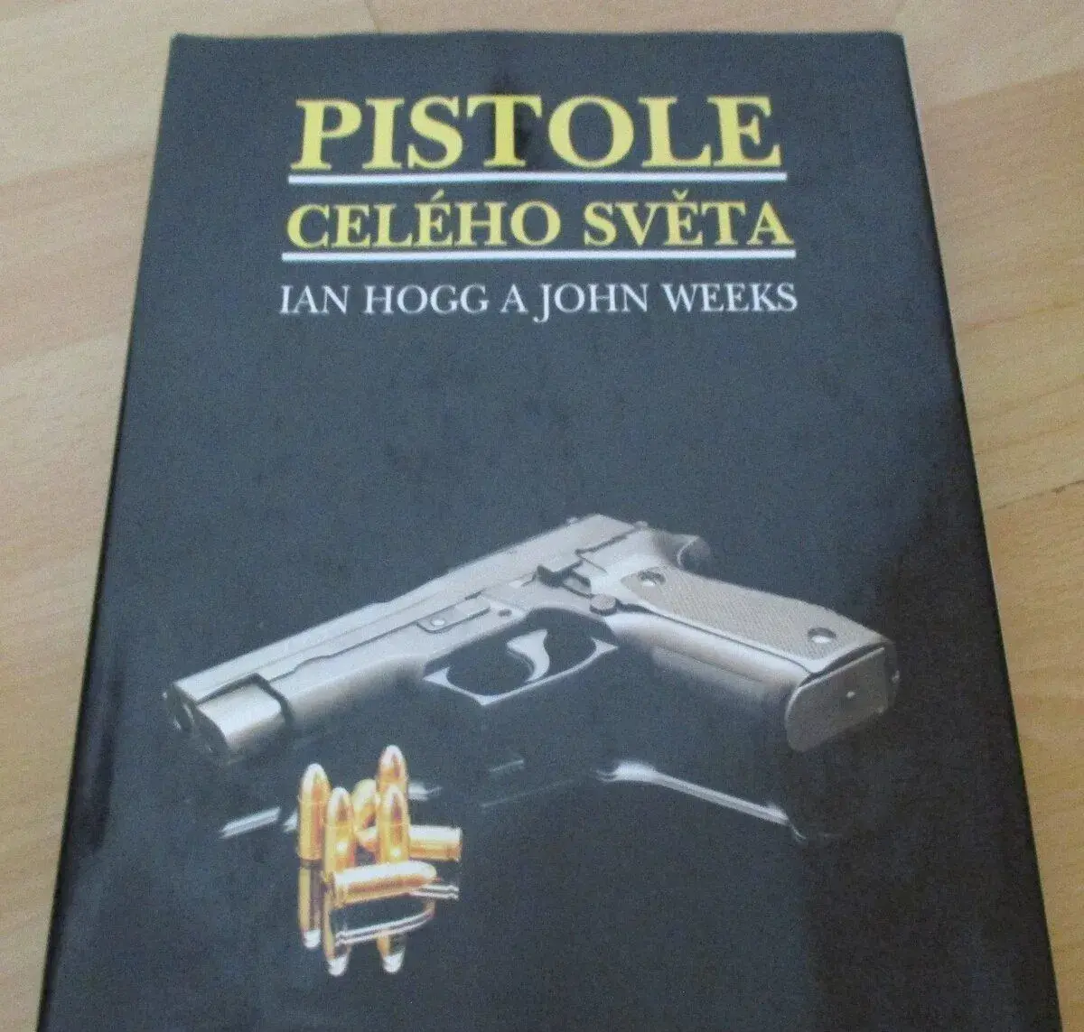 Pistole celého světa