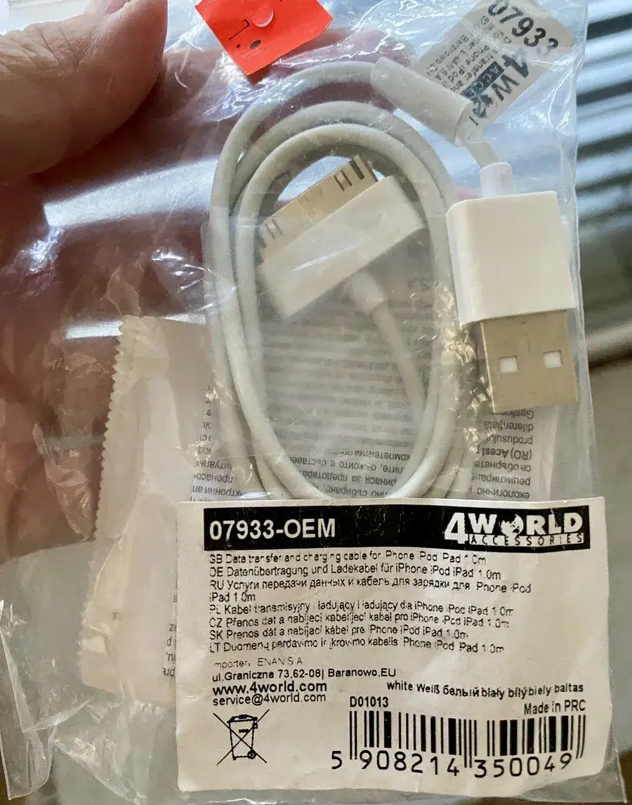 nový USB Lightning kábel pre iPhone / iPad (1m)