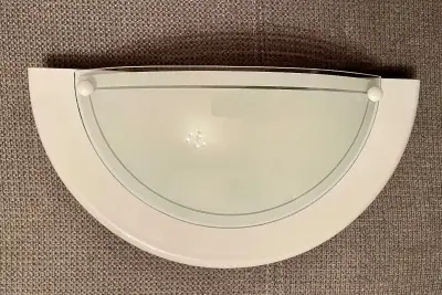 malá nástenná lampa