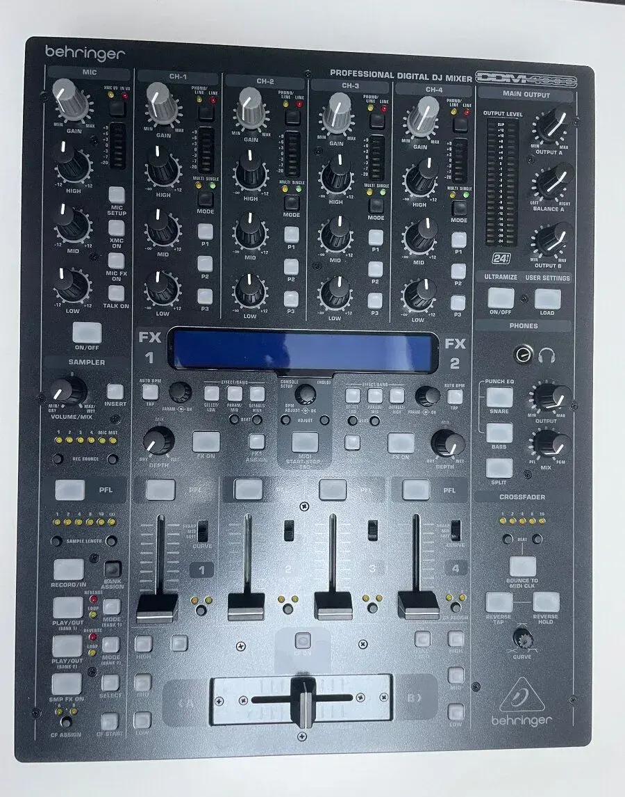Behringer DDM4000 DJ Mix
