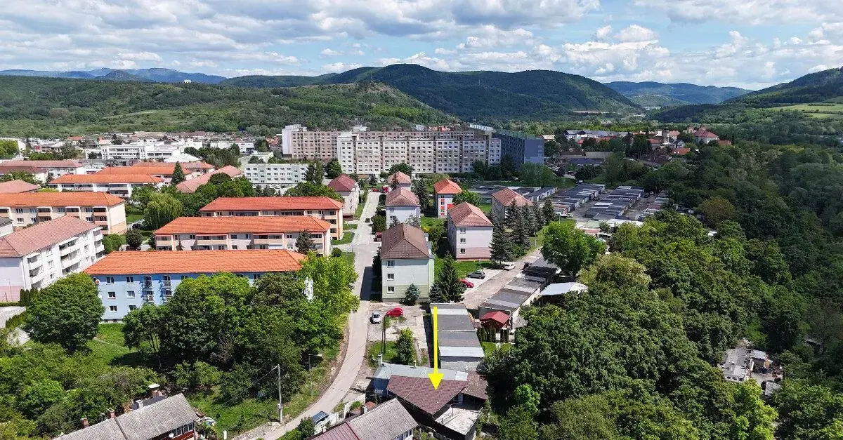 SAMOSTATNÝ KOMERČNÝ OBJEKT S POZEMKOM