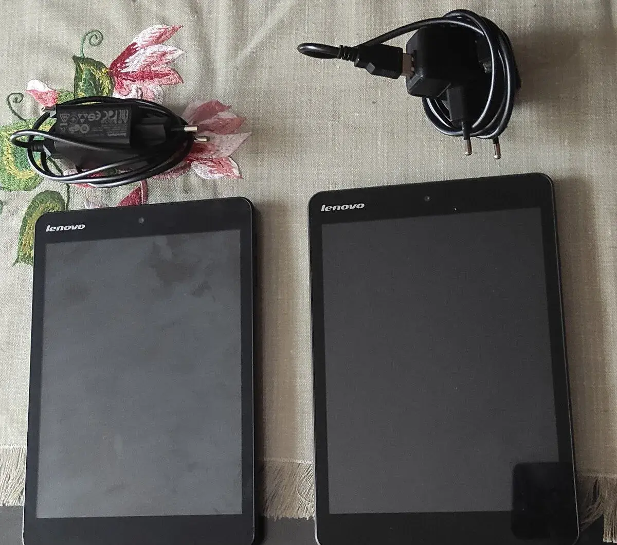 2x tablet Lenovo MIIX 3-830