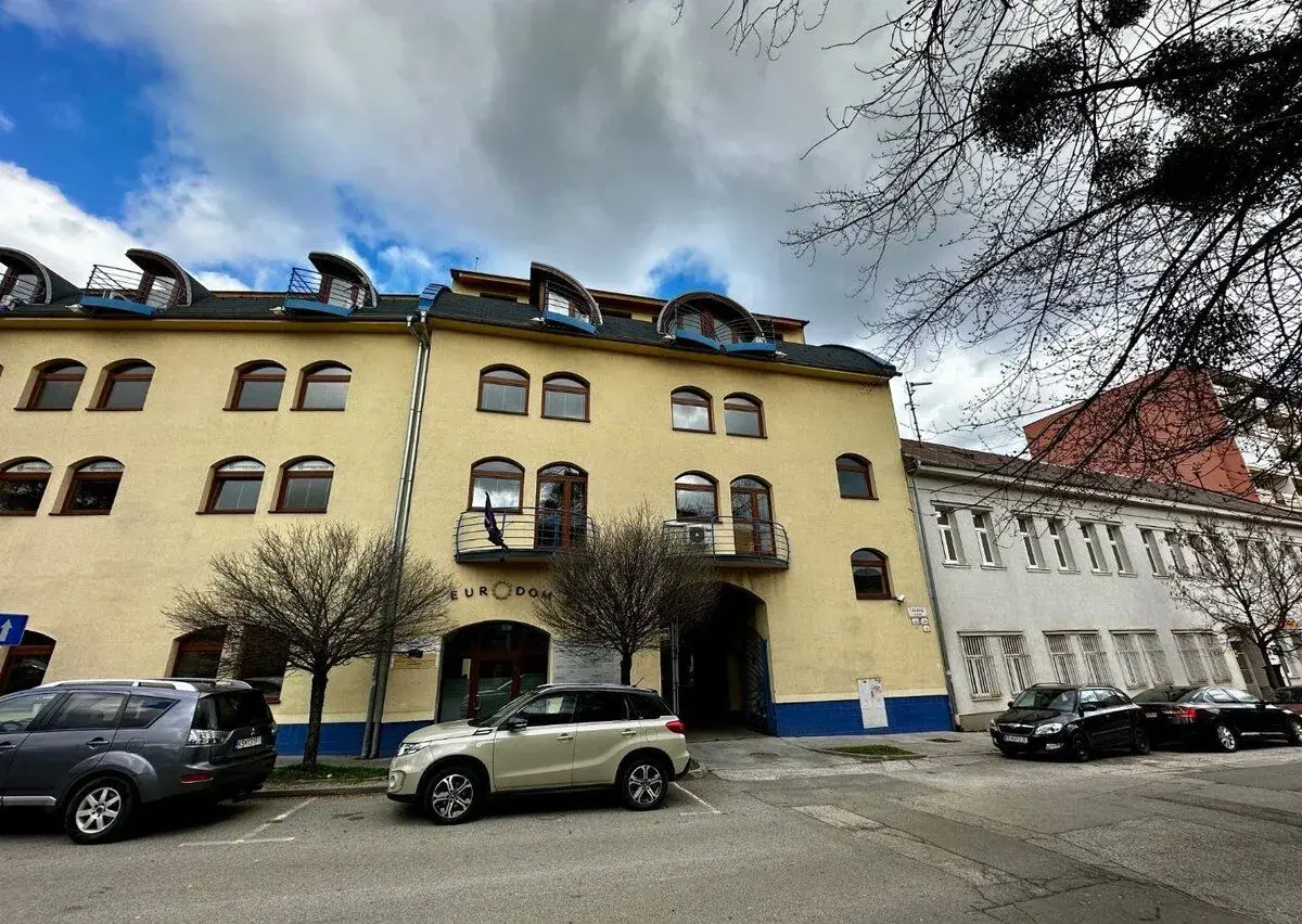 KOŠICE - NA PRENÁJOM KANCELÁRSKE PRIESTORY NA FLORIÁNSKEJ UL