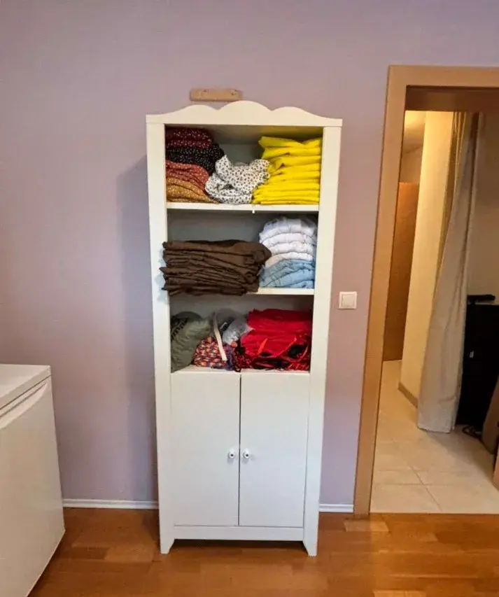 Skriňa IKEA Hensvik