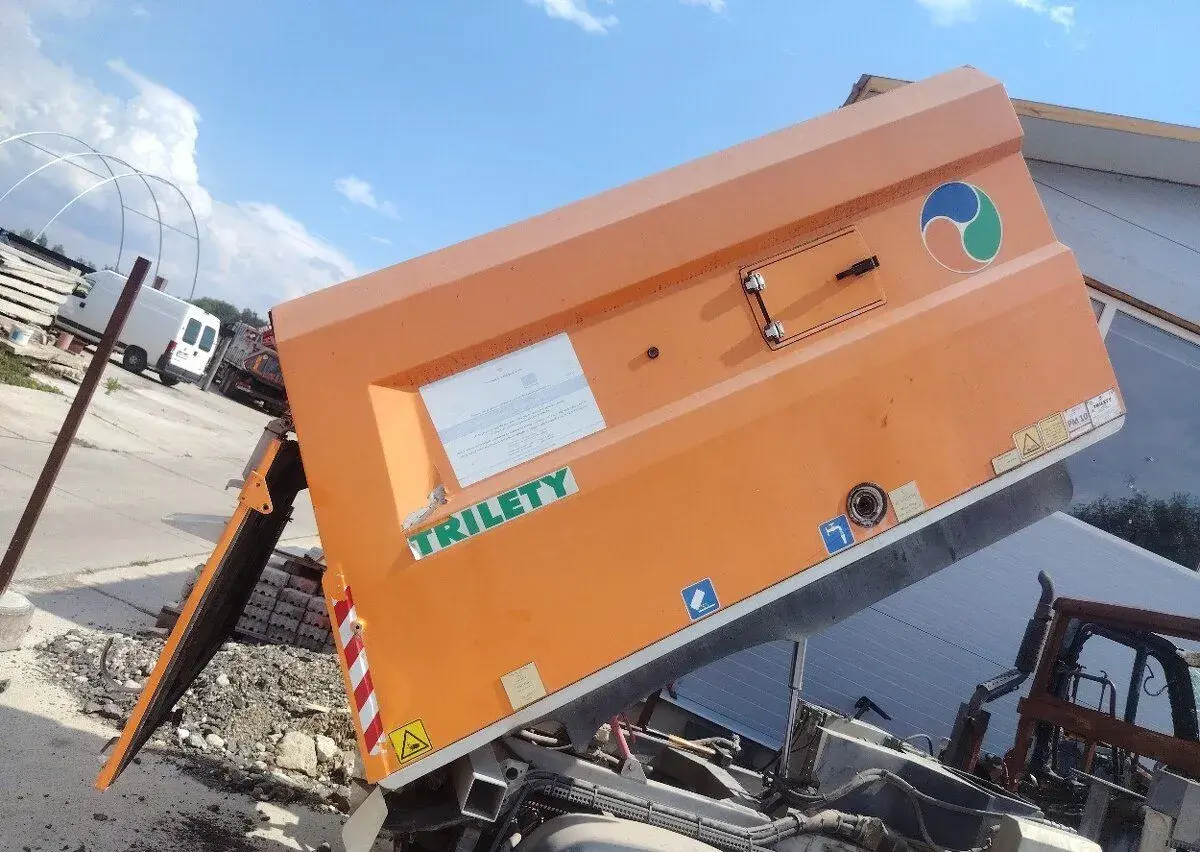 Nadstavba M30 Trilety
