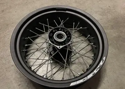 zabe koleso vypletane rafik ktm 690 SMC R 2023-2024