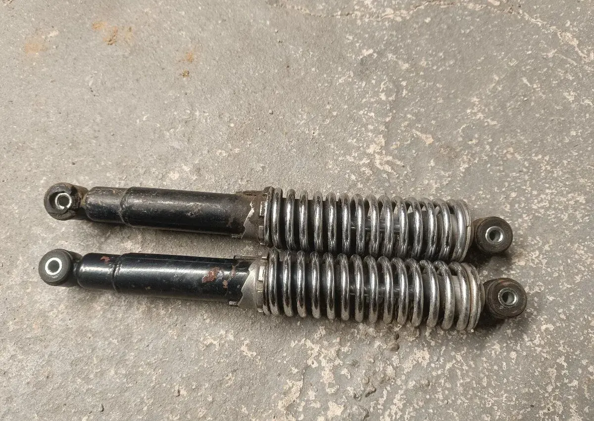 Zadné hydraulické tlmiče babetta MANET Korado chrómové