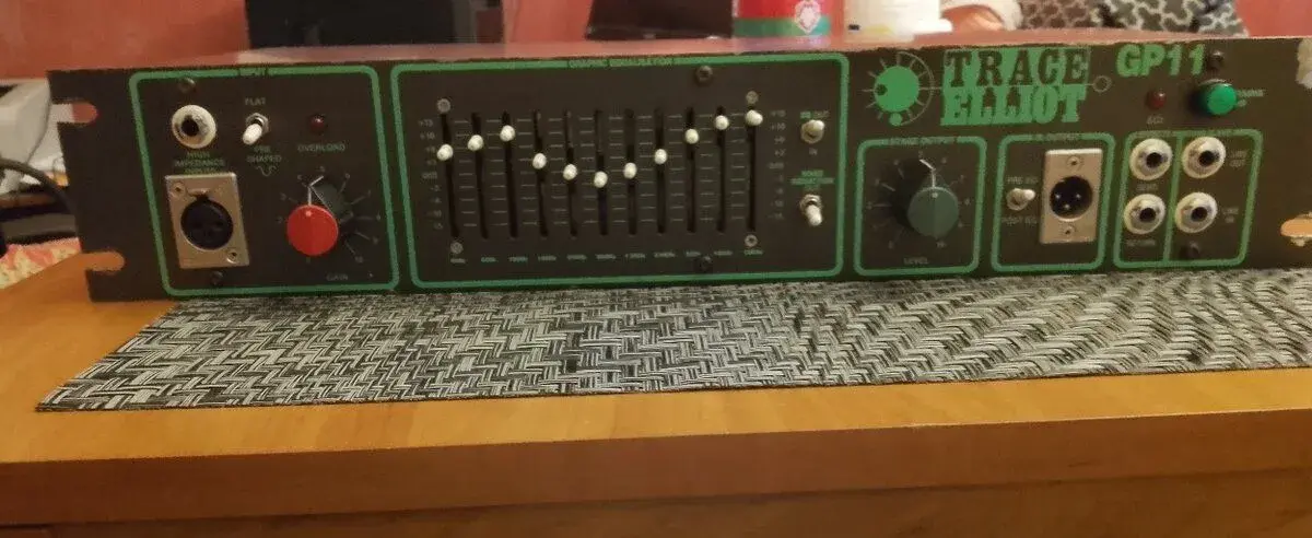 Predzosilovač -preamp TRACE ELLIOT GP11