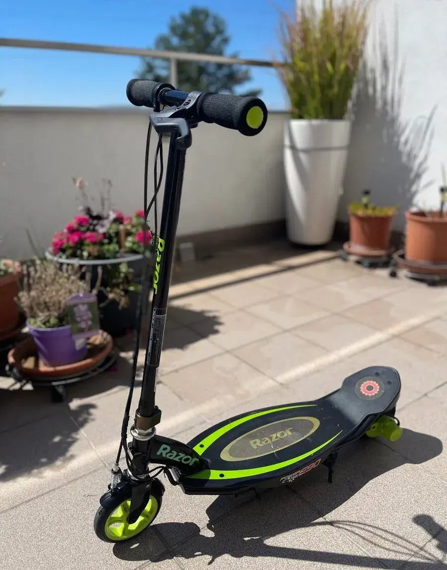 Razor Elektrická kolobežka Power Core E90 - zelená