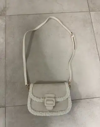 Bežová mini kabelka s kožušinou - nová